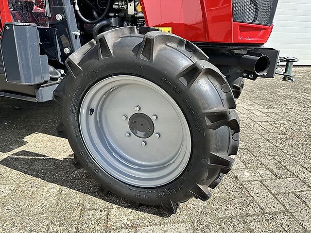 Massey Ferguson 1740 E
