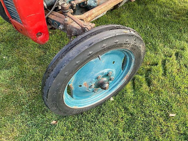 Massey Ferguson TE20