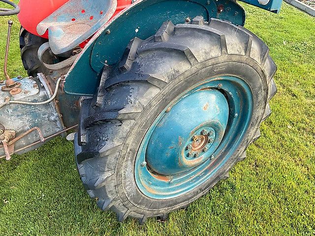 Massey Ferguson TE20