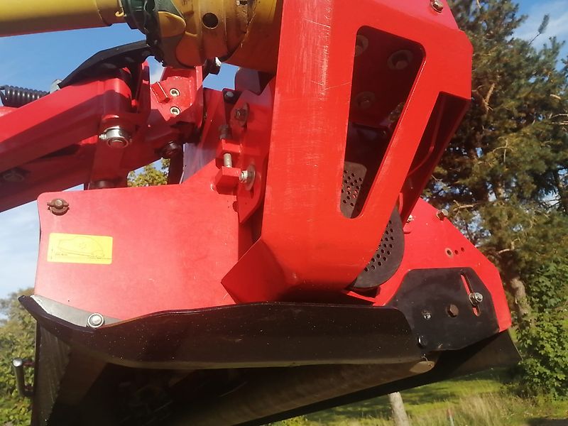 Tehnos Thenos Seitentmulcher Tehnos MB Profi LW220R Arbeitsbreite 220cm Gewicht 1042kg Seitenverschiebung 140cm 55 Grad in Gräben & 90 Grad für Wegeränder