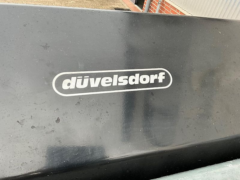 Düvelsdorf ERDSCHAUFEL 1800 EURO Aufnahme