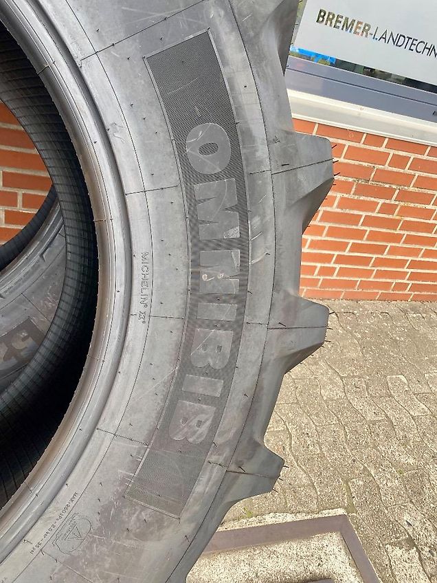 Michelin 2 Stück OMNIBIB 150 D 520/70 R 38; DA Demo Reifen, nicht gefahren