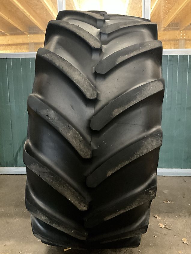Michelin XM 108 540/65R28 142 B