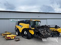 New Holland CR 8080 + SCHNEIDWERK + MAISPFLÜCKER