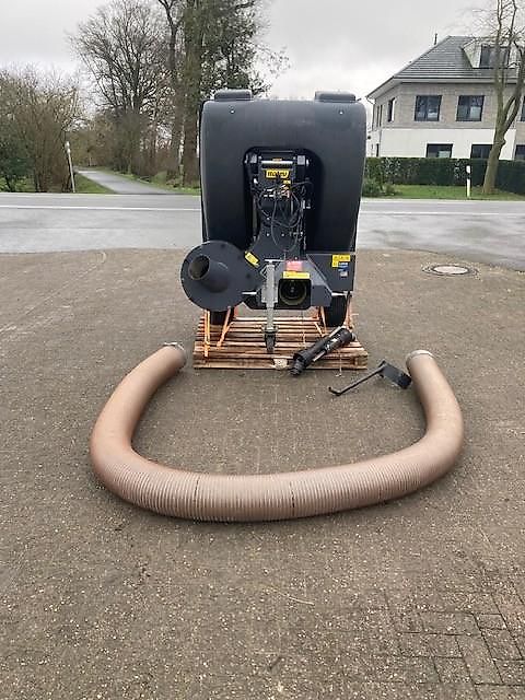 Matev Hochenleerer / Materialaufsammelgerät