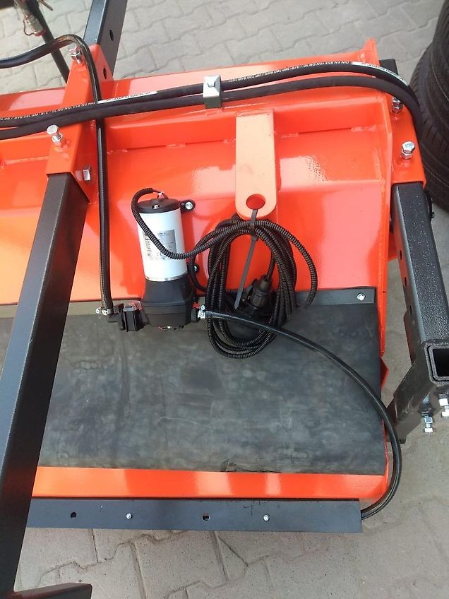 Metal-Technik Kehrbürste 2,4 M Stapler Euroaufnahme Dreipunkt 240 CM