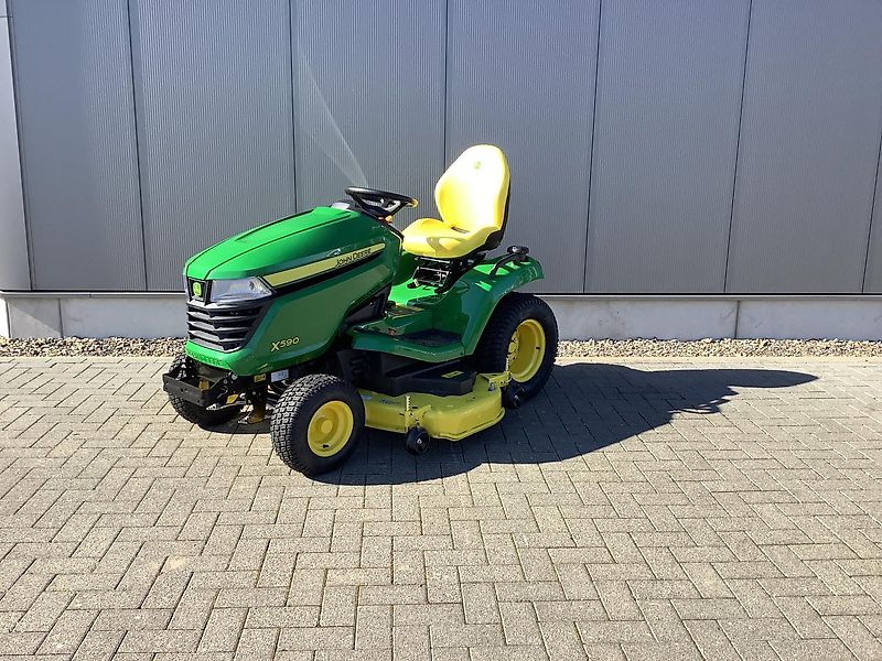John Deere X590
