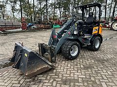 Giant G 2500HD wiellader shovel knikshovel gebruikt