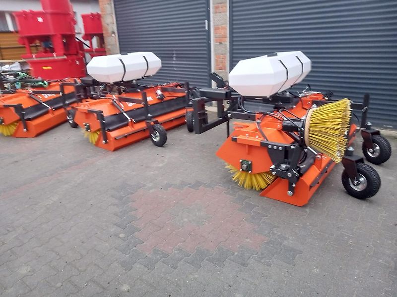 Metal-Technik Kehrbürste 240 CM Seitenbesen Wasserbehälter