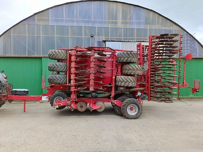 Kverneland Accord U-Drill 6000 Frontreifenpacker