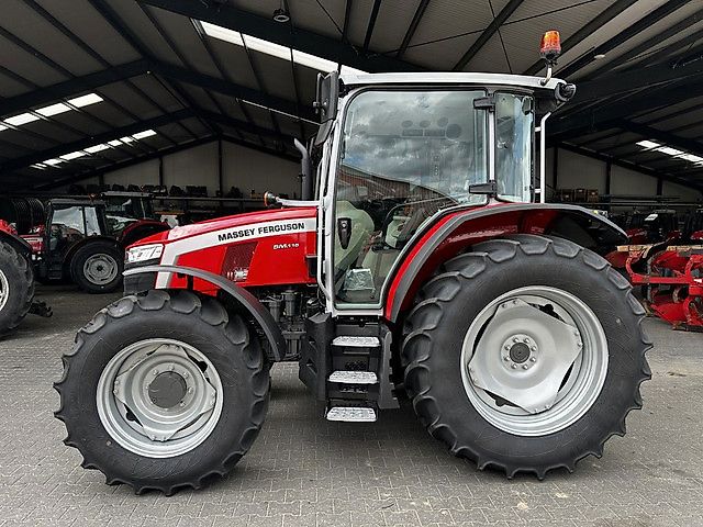 Massey Ferguson 5M.115 Dyna-4
