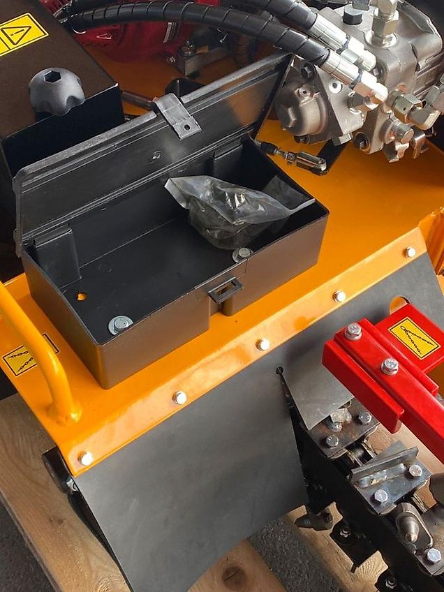 Grabenfräse Kabelfräse Schachtfräse Kanalfräse Drainagefräse