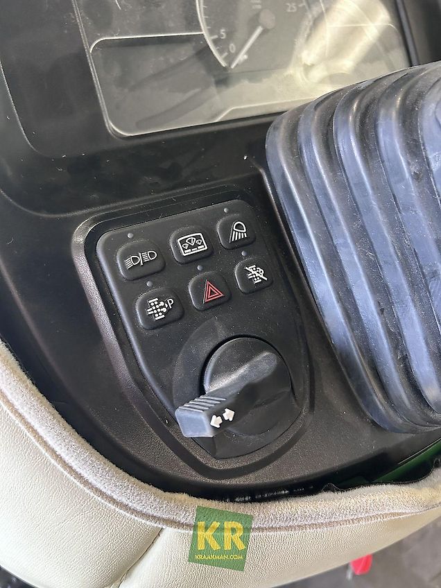 John Deere 2032R #696233