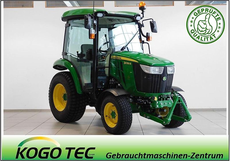 John Deere 3039R