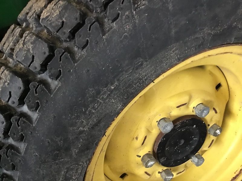 John Deere 3320 MY11