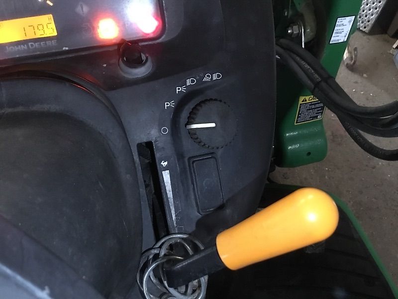 John Deere 3320 MY11