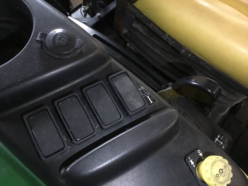 John Deere 3320 MY11