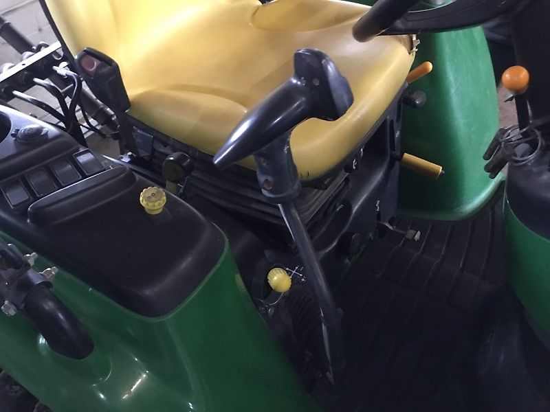 John Deere 3320 MY11