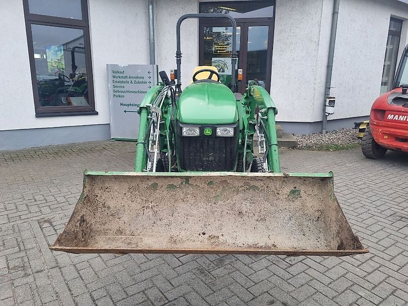 John Deere 3320 MY11