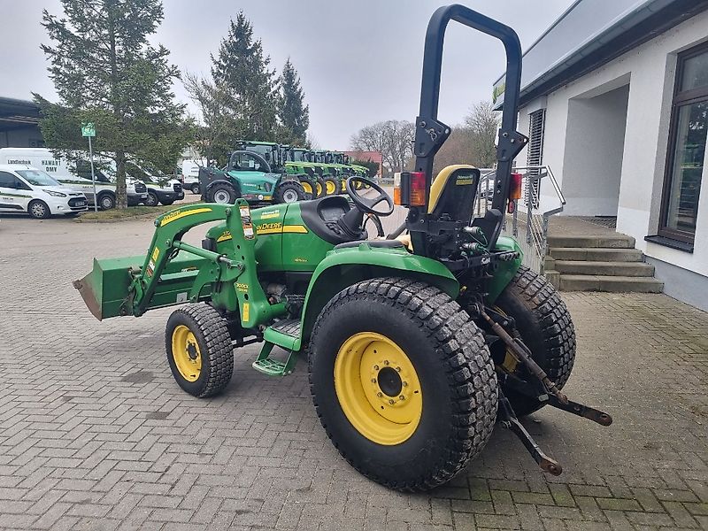 John Deere 3320 MY11