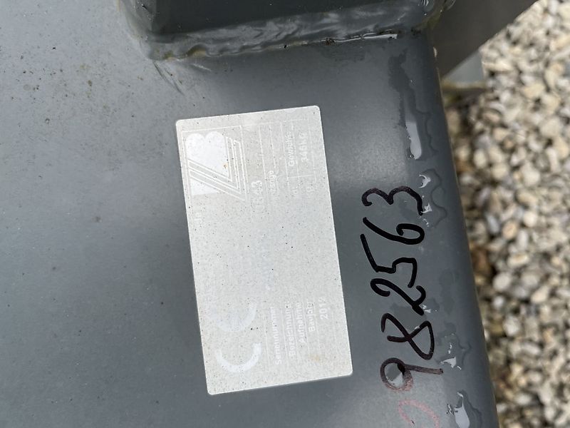 Bressel und Lade Ballenzange RBZ 10 mit Volvo TPZ