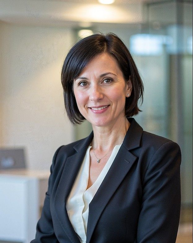 Persona de contacto Sra. Erzsebet Fodorne